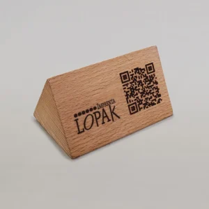Imprimir pirámides de madera con QR. Imprimir triángulos de madera con QR.